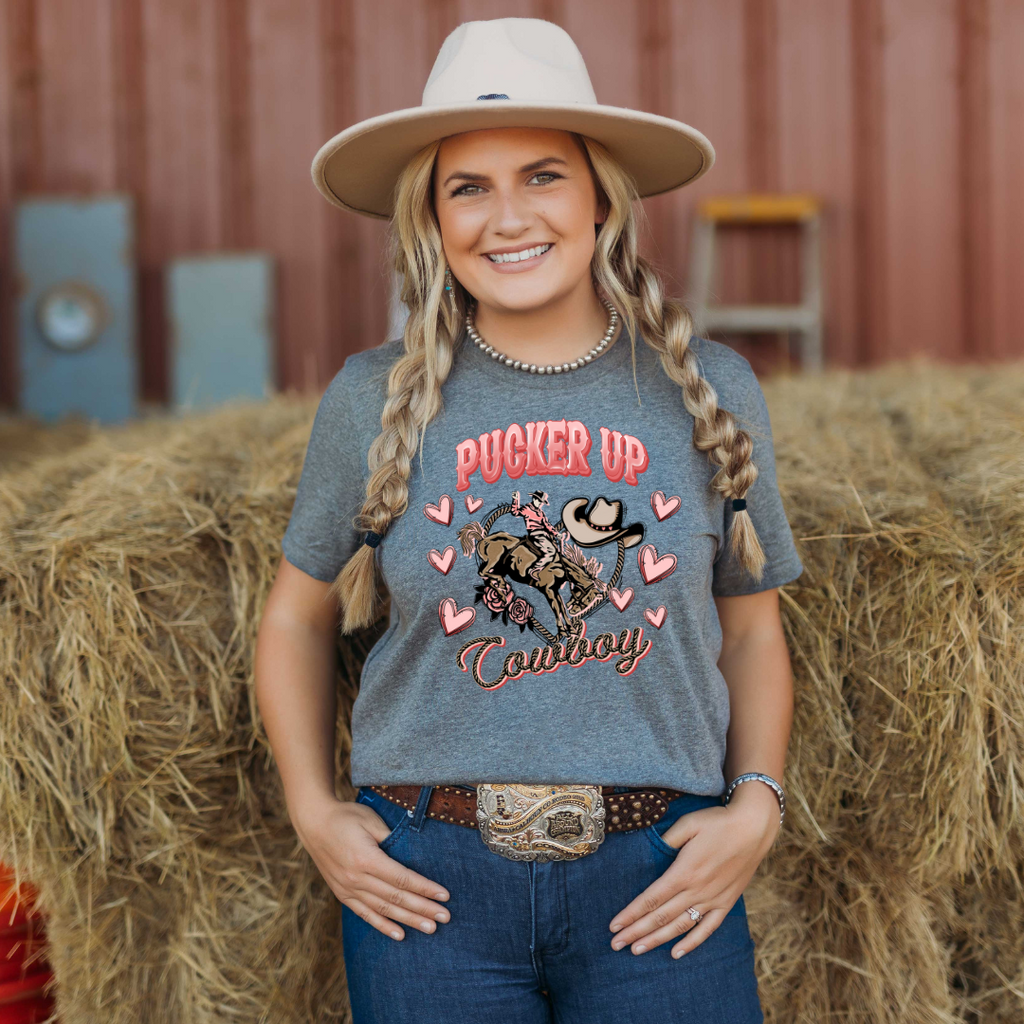 Pucker Up Seamless Tee in Black